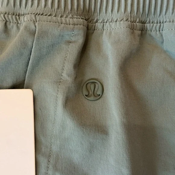 Lululemon Stretch Woven Relaxed Fit High Rise 4” Women's Athletic Shorts